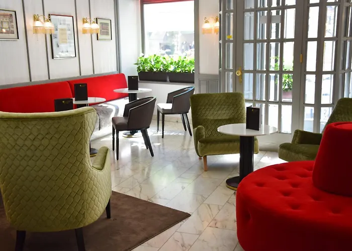 Hotel Theaterhotel & 4*