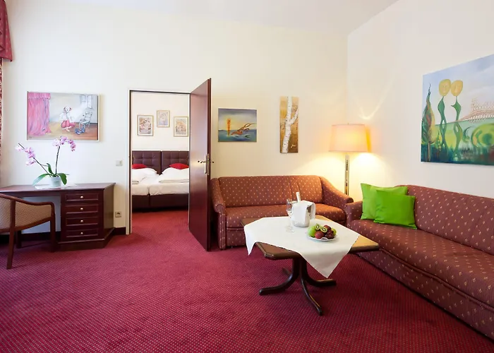 Theaterhotel & Hotel 4*