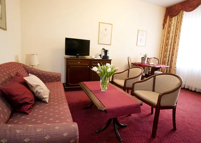 Hotel Theaterhotel & 4*