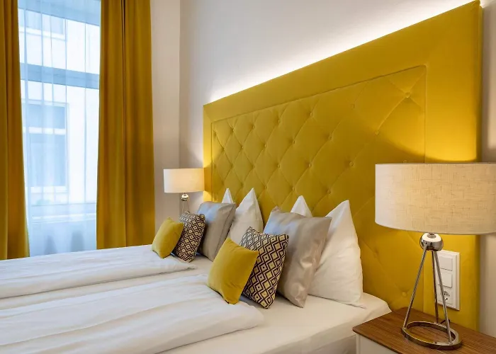 Theaterhotel & 4*