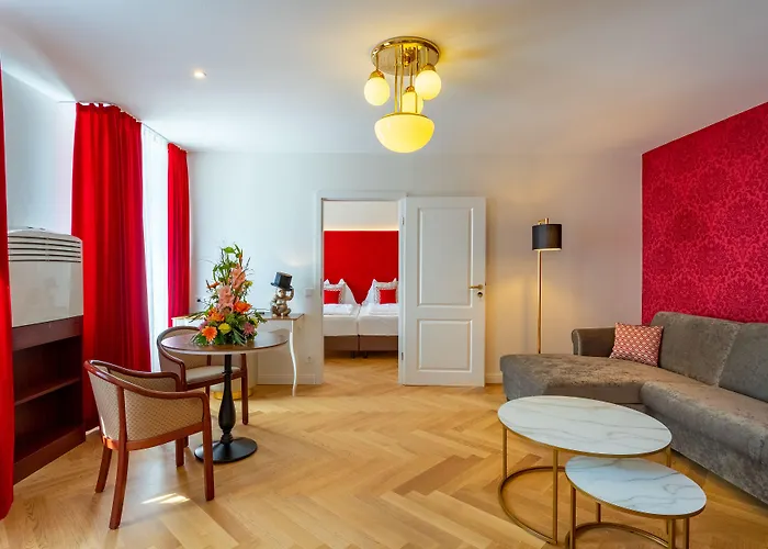 Theaterhotel & Hotel 4*