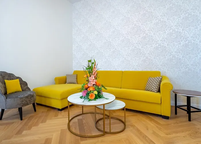 Hotel Theaterhotel & 4*