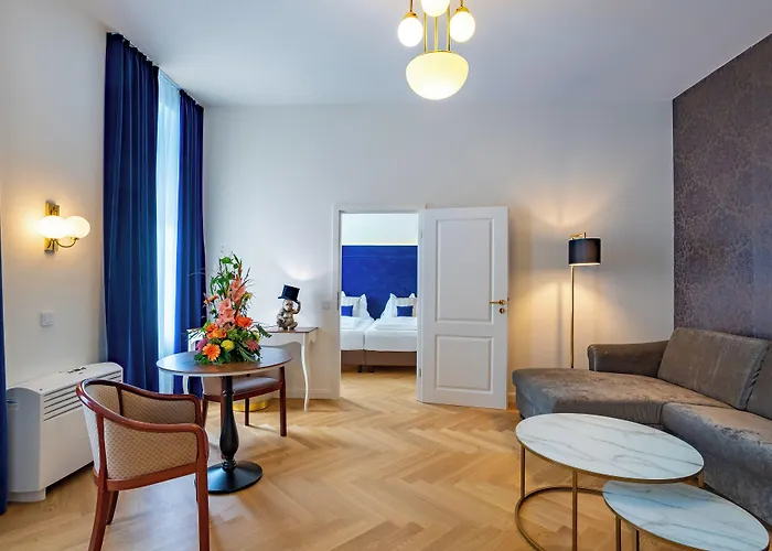 Theaterhotel & Szálloda 4*